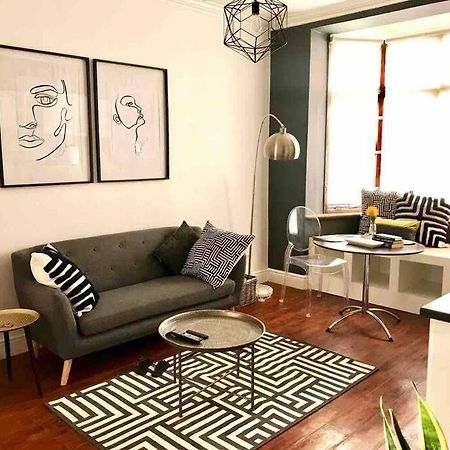 1-Bedroom Sea Point Gem - Perfect Location! Cape Town Exterior photo